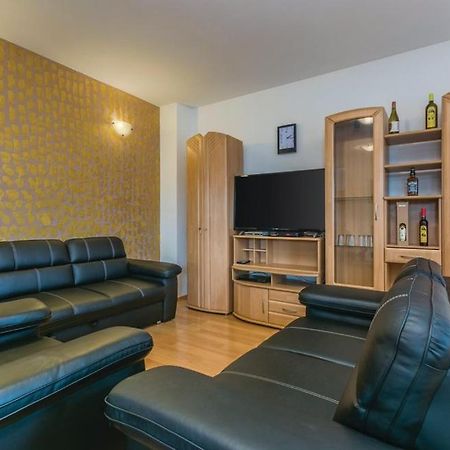לאבין Apartmani Leiva מראה חיצוני תמונה