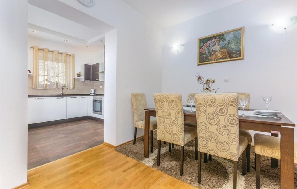 לאבין Apartmani Leiva מראה חיצוני תמונה