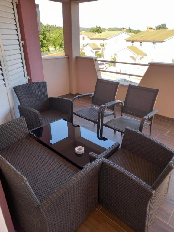 לאבין Apartmani Leiva מראה חיצוני תמונה